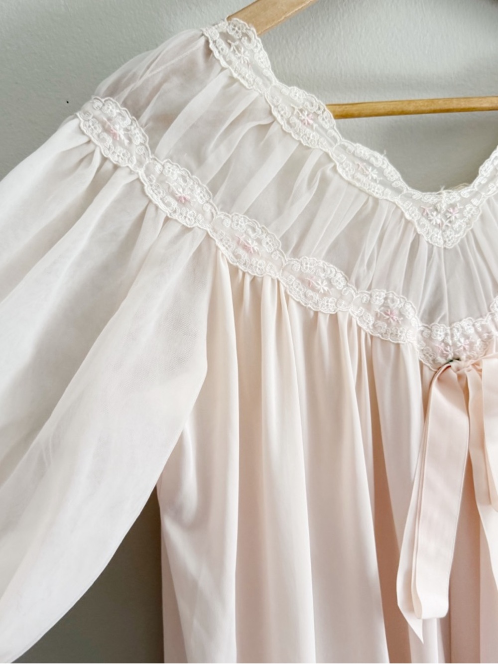 Vintage Coquette Pale Pink Puff Sleeve Nightgown - Picture 3 of 11
